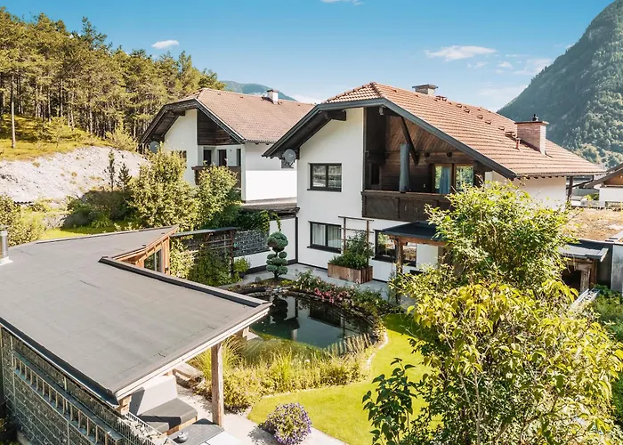 Sky & Stone Apartment *