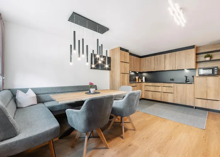 Sky & Stone Apartment Sautens